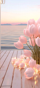 海边木台上的梦幻粉花球