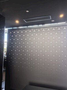 简约带点装饰的灰色墙面