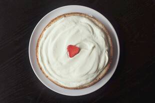 心形装饰奶油小蛋糕