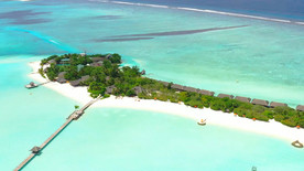 绿松石海包围的小岛