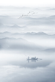 竖幅水墨画