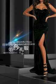 黑色礼服海报