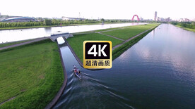 海边航道上的皮划艇运动