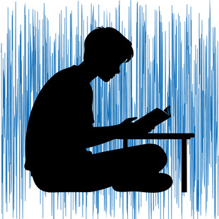 静坐读书的人物剪影