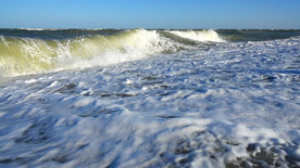 在海岸上的海浪