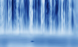 招财瀑布山水画幕墙