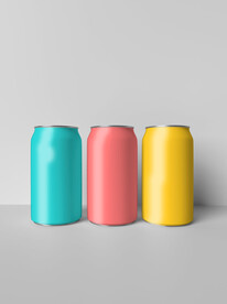 多个逼真啤酒饮料易拉罐样机